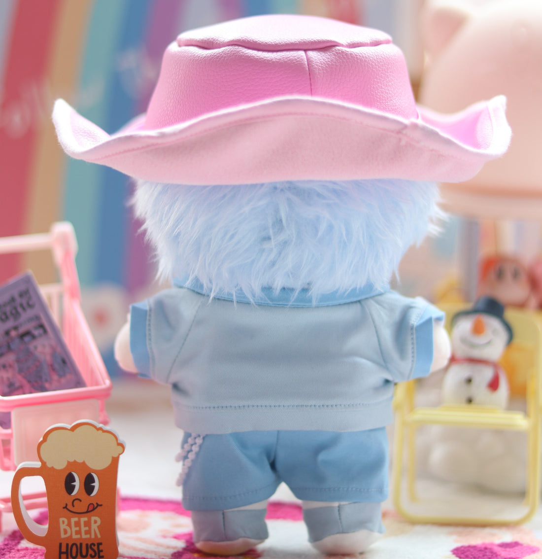 Soobin back view with full outfit
