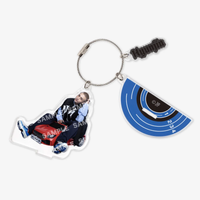 Key Holder with pic of Hyunjin sitting on a car and his name.